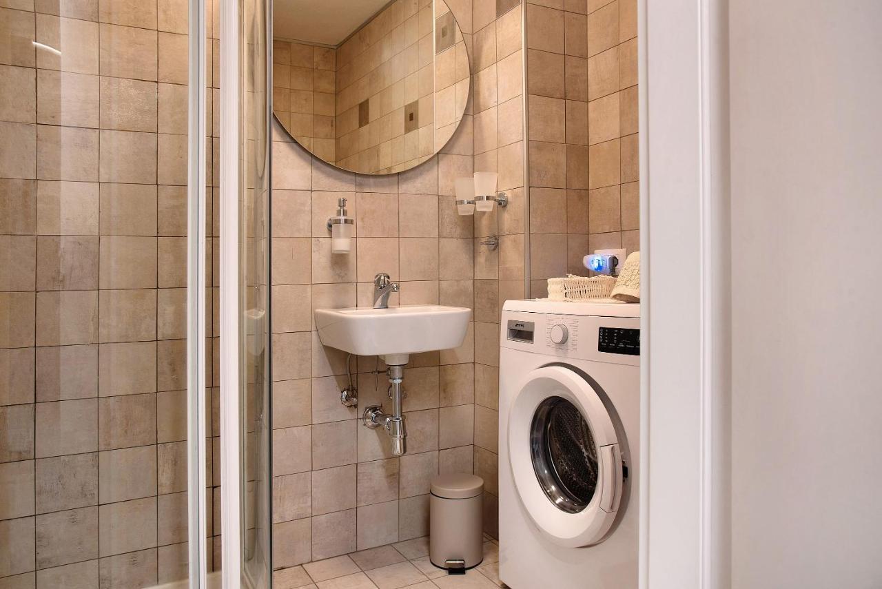 Apartamento Efihouse Lago Maggiore Luino Exterior foto